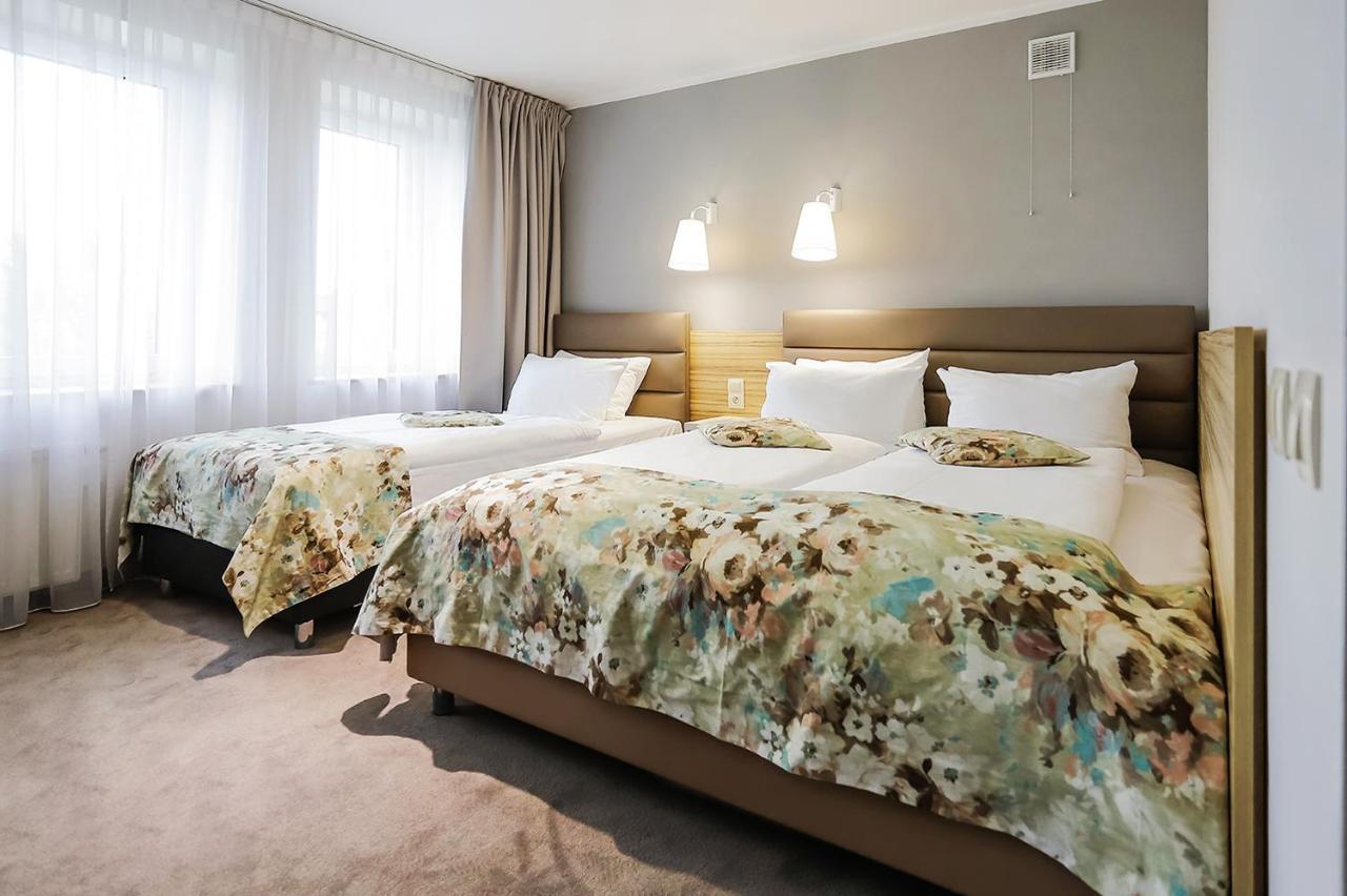 Hotel West - Airport Poznan