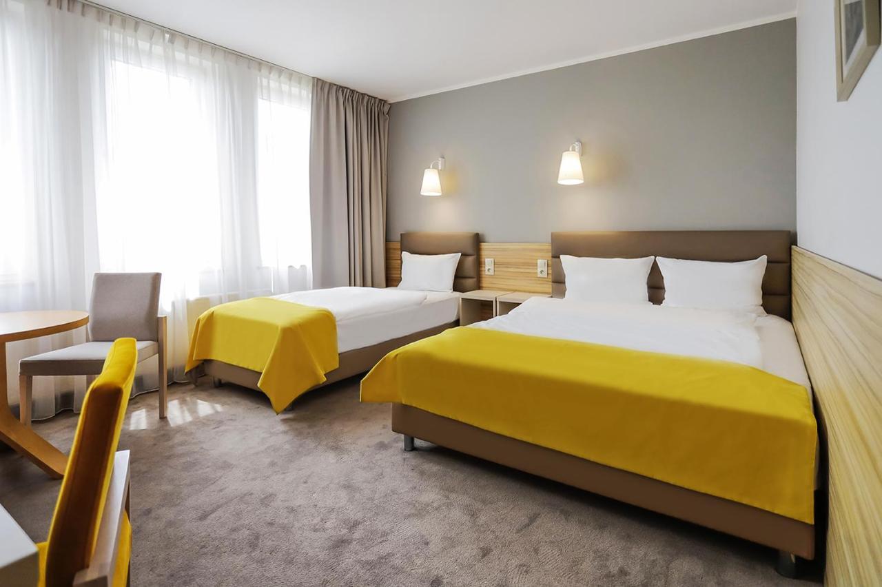 Hotel West - Airport
